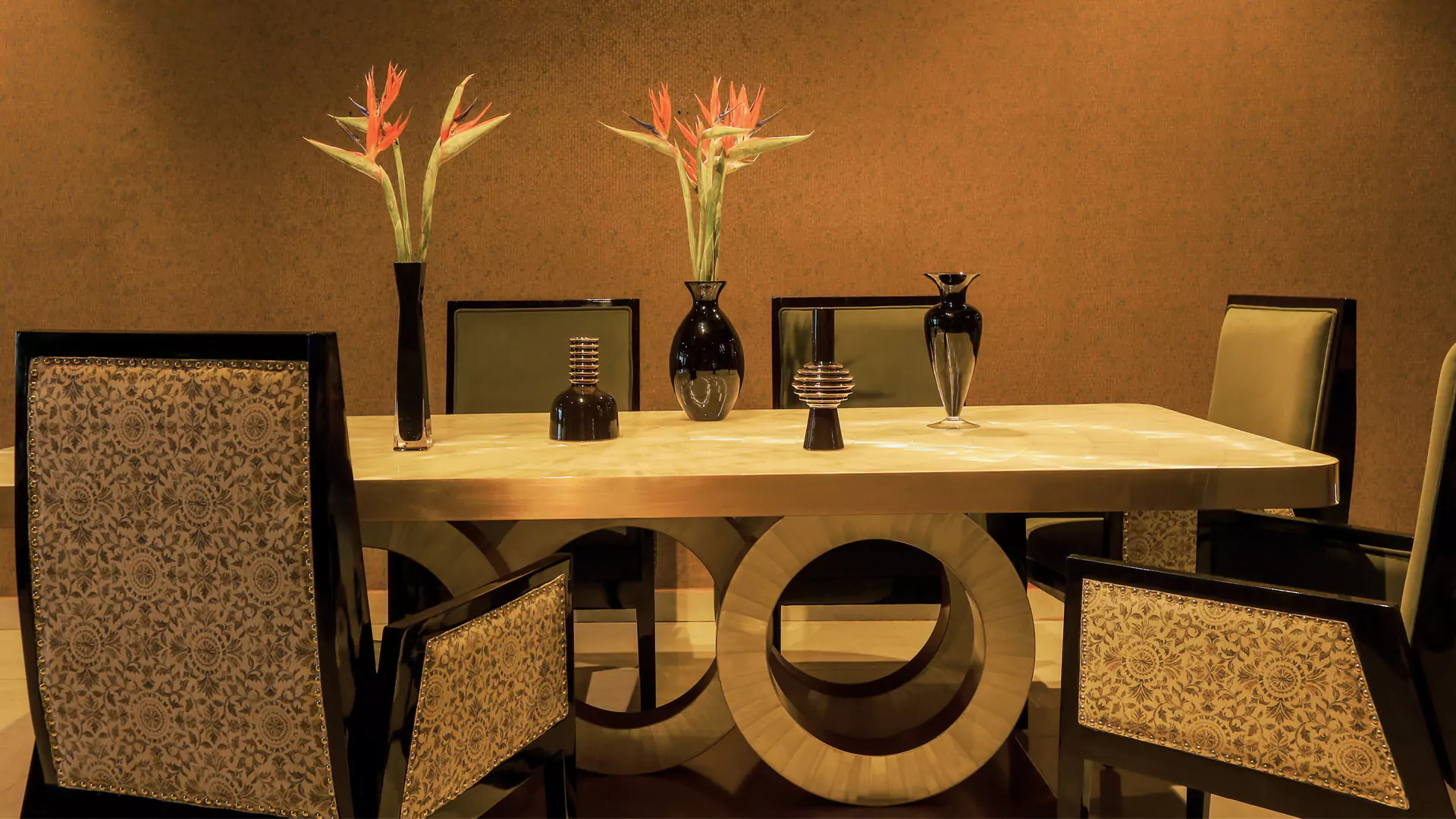 affordable dinning table delhi